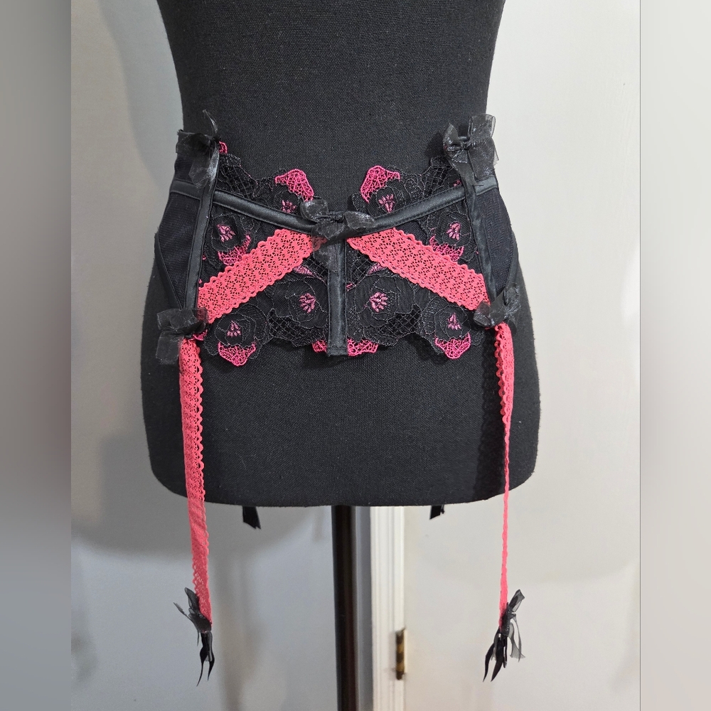 NWT For Love And Lemons Ivy Garter Belt Size X-Small, XS